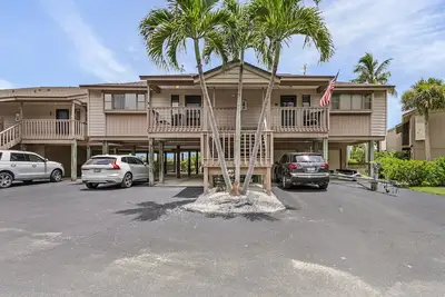 Image de Captain`s Harbor Condo 2\/2 on the Water!