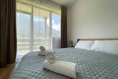 Image de Alpine River Home: Peace and Mountain View