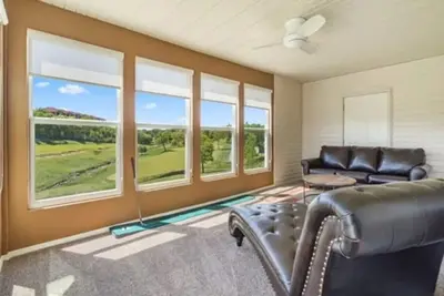 Image de Lounging on the Links