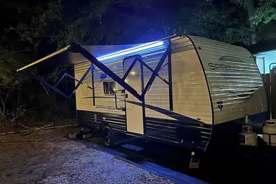 Image de Little Jolly Camper \n30+days  Mtr\nFor The Working Class\nNo Cleaning Fee