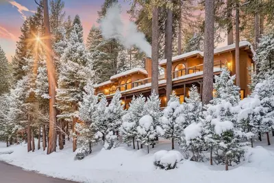 Image de Dardanelle Retreat - 4, 200 sqft, Pets okay, Pool Table, Games - Swim, Hike, Ski