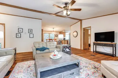 Image de Relax, Swim & Explore: Home in Wimberley!