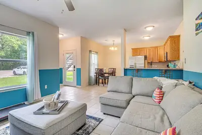 Peaceful Biloxi Getaway - 7 Mi to Beach & Downtown