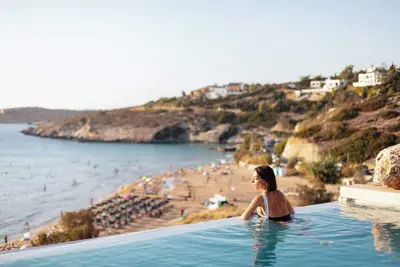 Image de etouri: Coastal Villa Defined by Detail & Sleek Simplicity