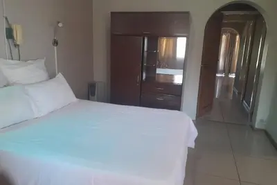 Image de 7 Bedroom Bed & Breakfast in Manzini\nZamekile Guest House in Manzini