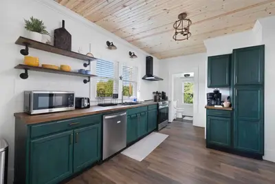 Image de Walk to State Street - Remodeled Home