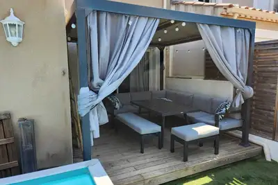 Image de Jolie maison sur la colline.