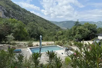 Image de Deux Gîtes avec piscine les rochers de Plaisians