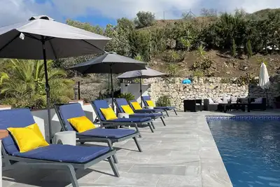 Image de Superior 2-Bedroom boutique apartment with Stunning Views & Modern Amenities