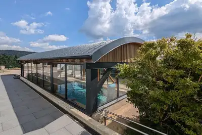 Image de Gîte avec piscine chauffée, spa et vue sur la vallée
