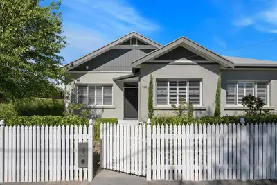 Image de Warrendine Summary:<br>W