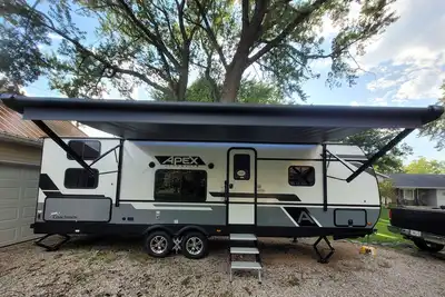 Image de 2025 Nfl Draft - Comfy Camper Rental on Campground- 15 mins from Lambeau