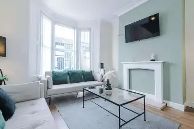 Image de New! Stunning Home, Ideal for Groups, Sleeps 10!