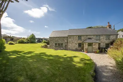 Image de Fairings -  a house that sleeps 8 guests  in 4 bedrooms