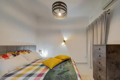 Image de Spacious 4 Bedroom Apartment -2