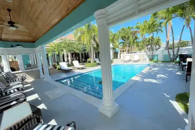 Image de Spacious 5-bedroom villa in beautiful Nassau with Ac, WiFi and Pool.