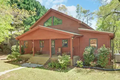 Image de Charming 4-bedroom Lakefront Home in peaceful Hartwell