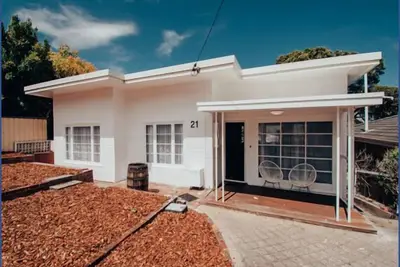 Image de Light and bright 3 bedroom house with harbour views