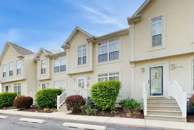 Image de Taramino Spacious Townhouse w/shared pool, W/D & free Wifi
