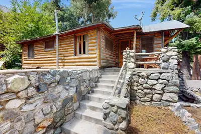 Image de Historic Van Horn Log Cabin, rustic retreat with WiFi, close to hiking trails