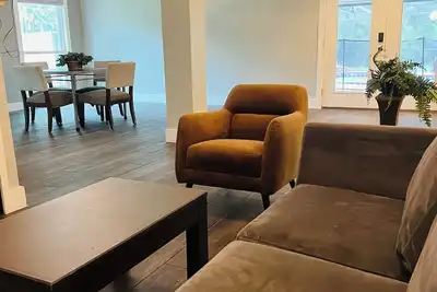 Image de Lovely 4-bedroom house with WiFi in charming Crosby where 14 people can sleep