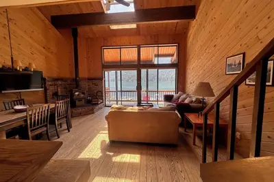 Image de Lakeside Condo at Donner Lake - 2 Bdrm. 2 Bath - 1st floor - steps from the lake