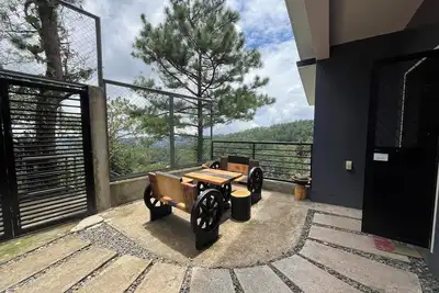 Image de A quiet and amazing place with mountain view and cool breeze of Baguio City.