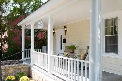 Image de Your Centrally Located C-Ville Home Away From Home Vacation Rental