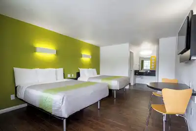 Image de Double Queen near Downtown Monterey