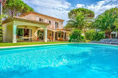 Image de 3 chambres à coucher à Grimaud