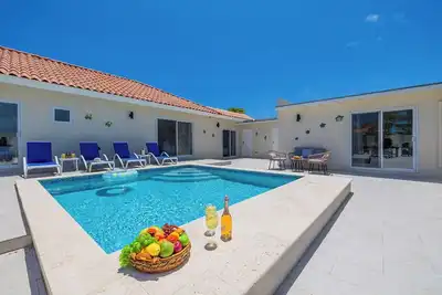 Image de Breathtaking Prvt 4br Pool Villa  5 Min to Beach