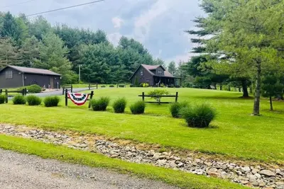 Image de Charming 2/2, private cabin in adorable Carrollton, close to Amish County 🌸