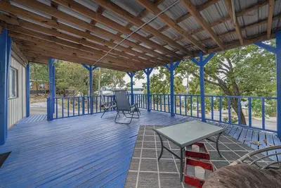 Image de Walk to Snake Creek Marina! Enjoy Ac, WiFi, Large Deck with Fabulous Lake Views!