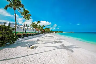Image de 5min Walk to the beach/Sunset & Ocean views/Stylish Villa