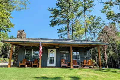 Image de Auburn University Private Waterfront Getaway w/ WiFi