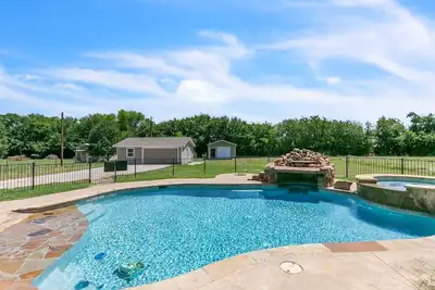 Image de Charming Guest House w/ Pool Near Historic Downtown McKinney & Scenic Trails