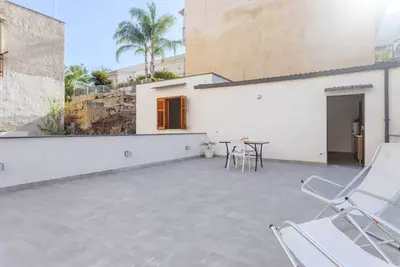 Image de Appartement \"Travel Rooms-Superior Con Terrazza\" avec vue sur montagne, Wi-Fi et climatisation