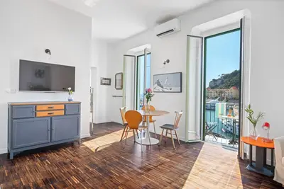 Image de Sunlight Properties - Capitaine 54 - 1 Bed rental apartment, balcony, port view