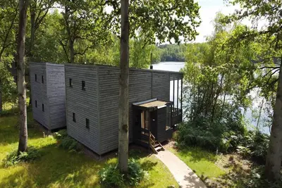Image de Grande retraite au bord du lac par Belvilla