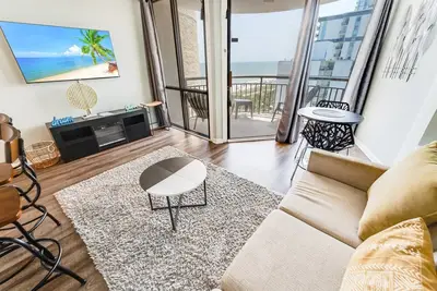 Image de New, Beautiful Decor, Meridian Plaza, Pools, Nice!