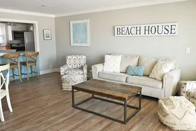 Image de Beachfront 2 Bedroom Condo at Sandpiper Cove in Destin, Fl – Unit 1147 Pet Friendly with Free Beach Service!