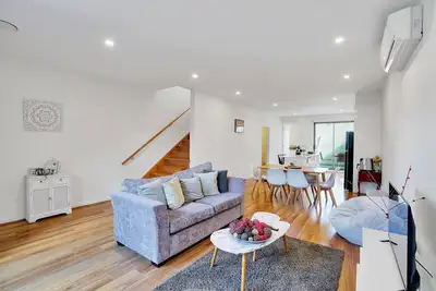 Image de Cozy Townhouse in Werribee centre