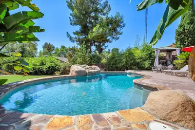 Image de Pool, hot tub, fire pit, and more! Aqua La Vista