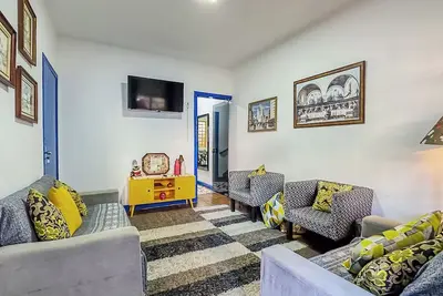 Image de 4 bedroom house for 7 to 25 guests, close to shopping and Santa Cruz subway