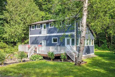 Image de Stocked Forest Retreat Near Algonquin & Beach! Private • Pet Friendly • Sleeps 6