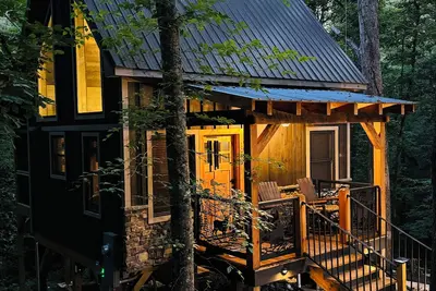 Image de “The Shack” on Farmers Creek. Tree house  Tiny house