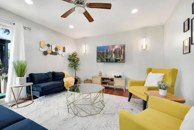 Image de Charming 3-bedroom house in Roselle with Game room & fitness room