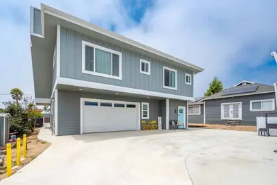 Image de Toy Hauler Parking! Sleeps 6!