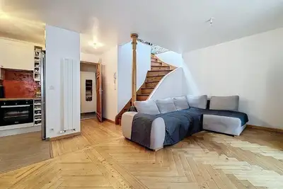 Image de Appartement Leman \nEn plein centre de Evian les bains, à 250 mètre du lac.