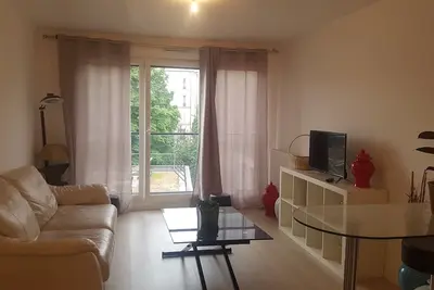 Image de Appartement métro hoche limite Paris